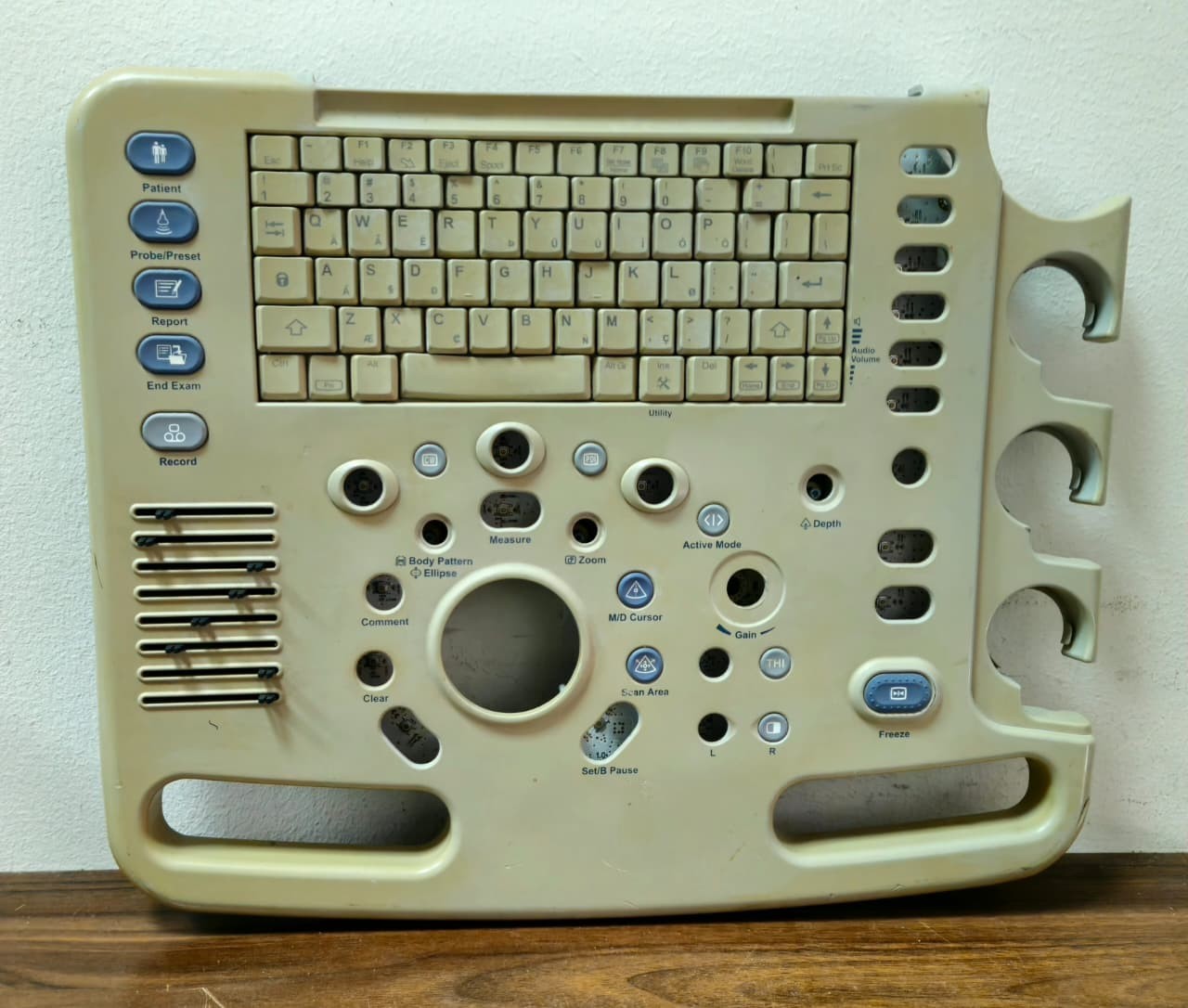 GE LOGIQ P5 Ultrasound Control Panel Keyboard Assembly - P/N 5175097 / 5144536