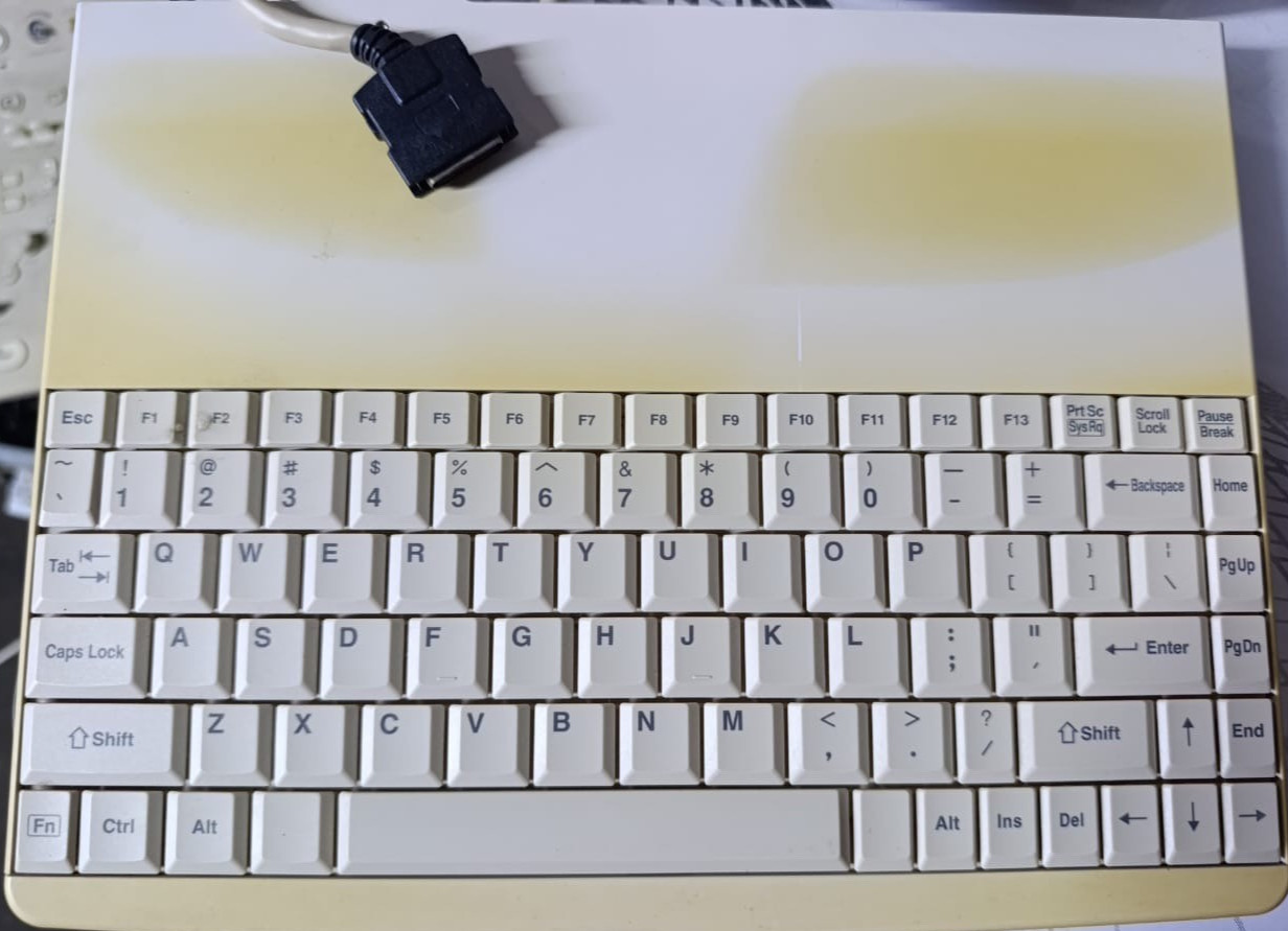 TOSHIBA Ultrasound Keyboard N860-2398-T001/20 03B S/N B8017342012.08.30