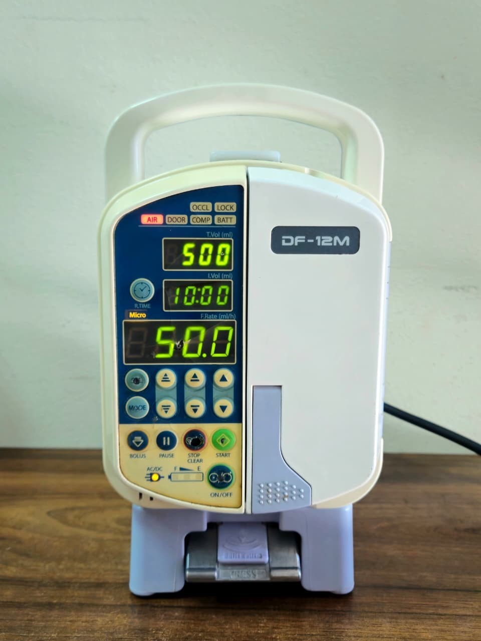 DF-12M Medical Infusion Pump - Working, Tested Powers On + Clamp Stand