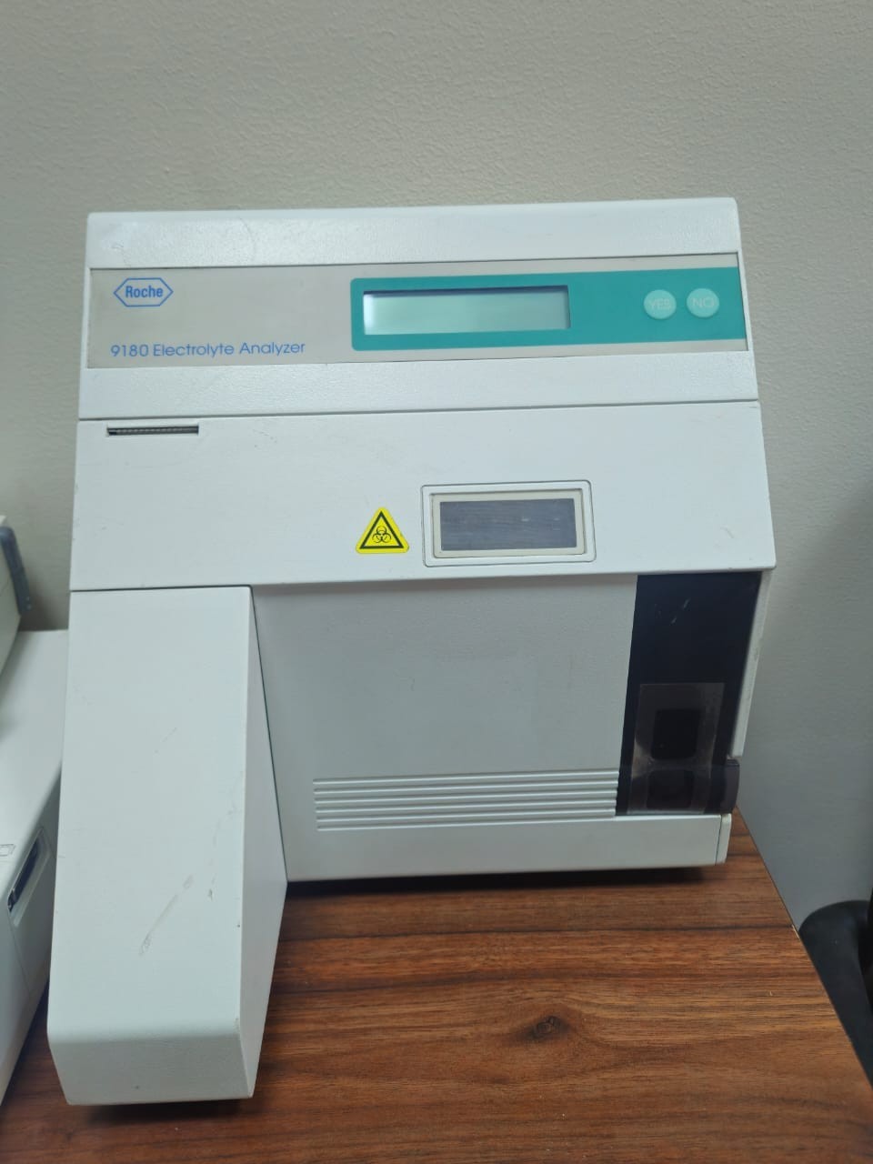 ROCHE 9180 ELECTROLYTE ANALYZER USED POWER ON