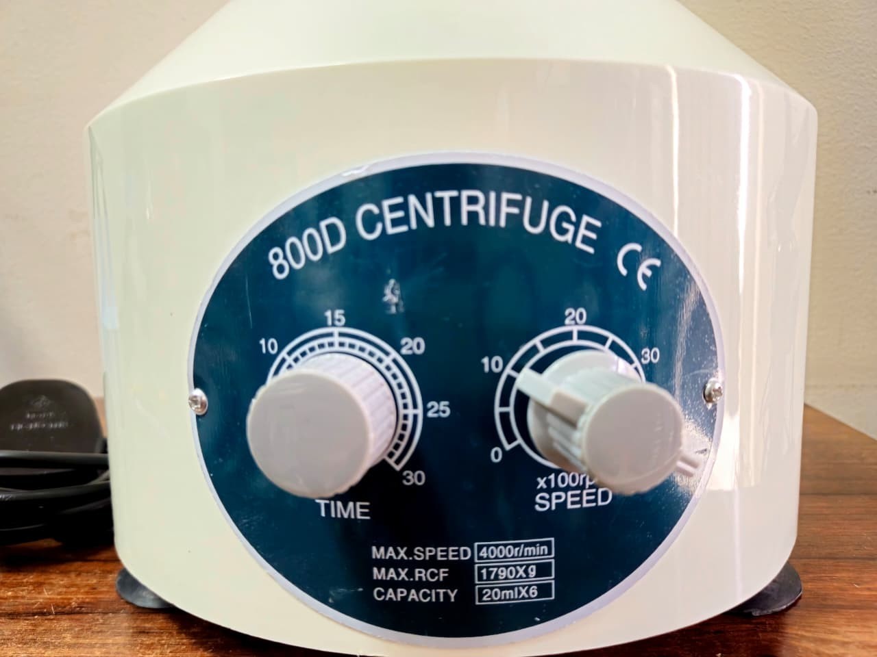 800D Electric Laboratory Centrifuge 4000rpm Timer 6x20ml Rotor