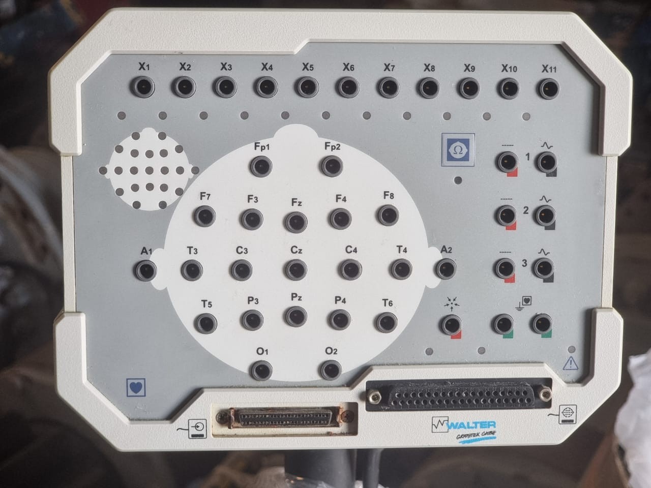 EEG HEADBOX PL-351 WALTER  USED POWER ON